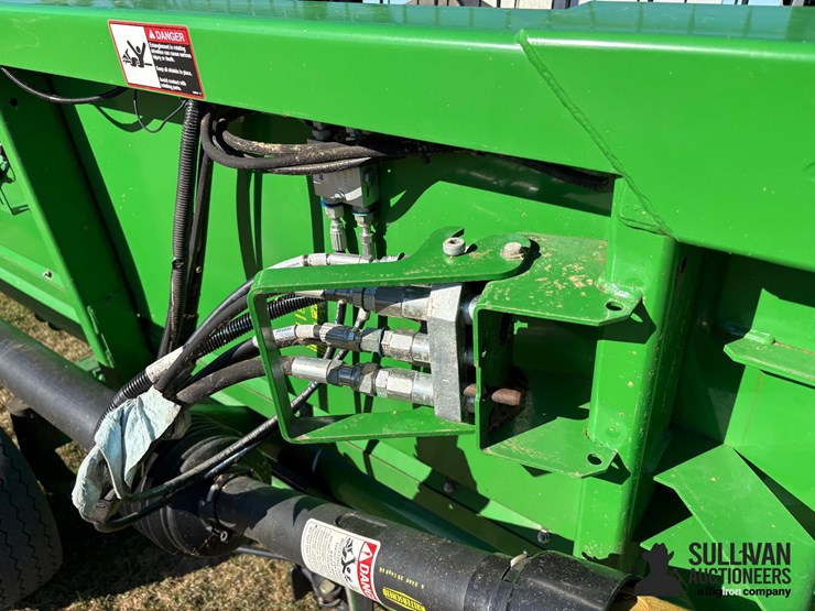 2014-john-deere-630f-image-12