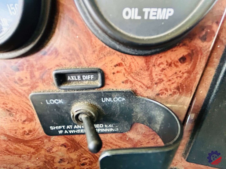 2007-peterbilt-340-image-180