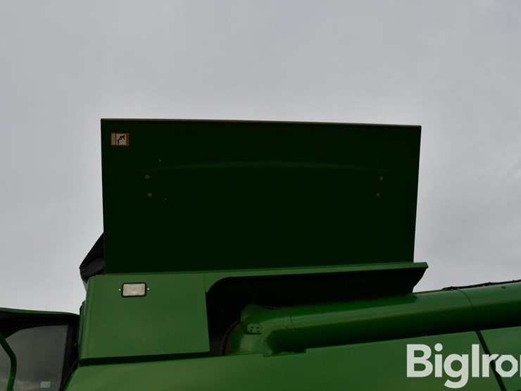 2014-john-deere-s660-image-16