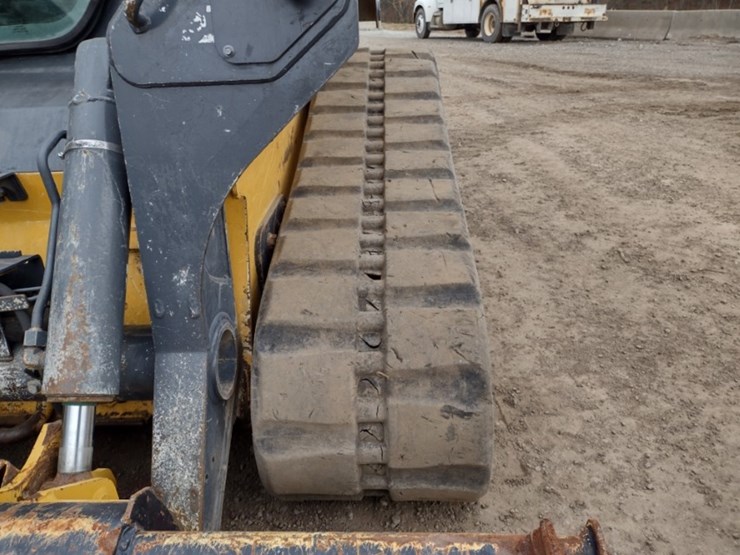 18-deere-333g-image-34