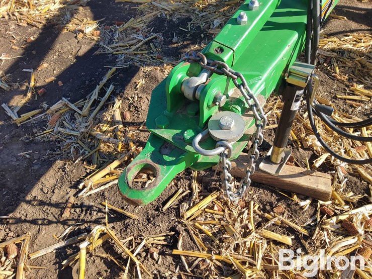 2011-john-deere-2210l-image-9