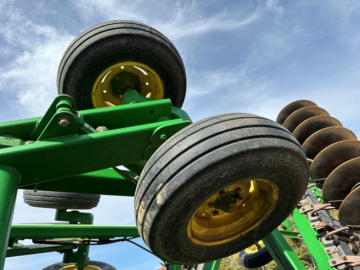 john-deere-2623-image-17