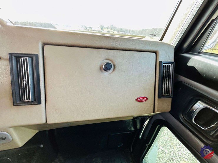 2007-peterbilt-340-image-178