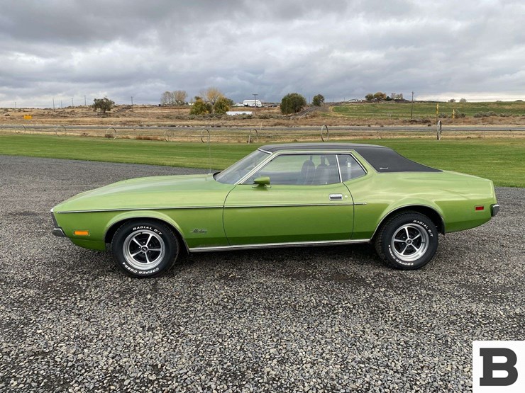 1972-ford-mustang-grande-hardtop-image-2