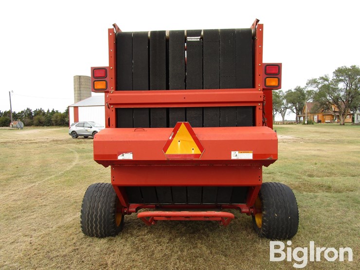 2003-new-holland-br780-image-6