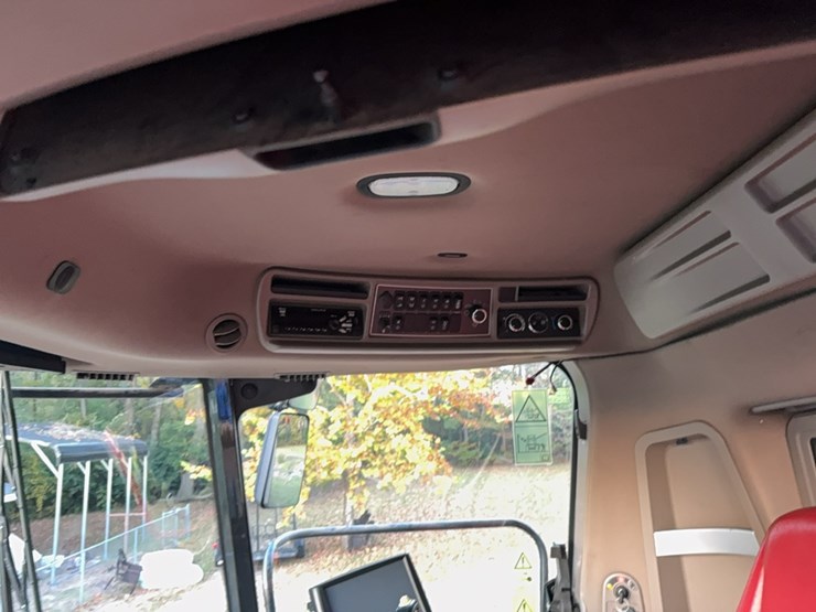 2018-case-ih-8240-image-134