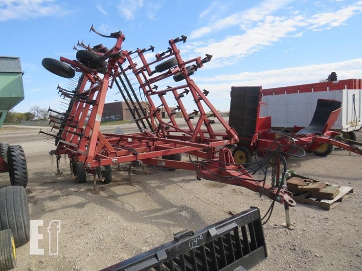 case-ih-4800-image-2