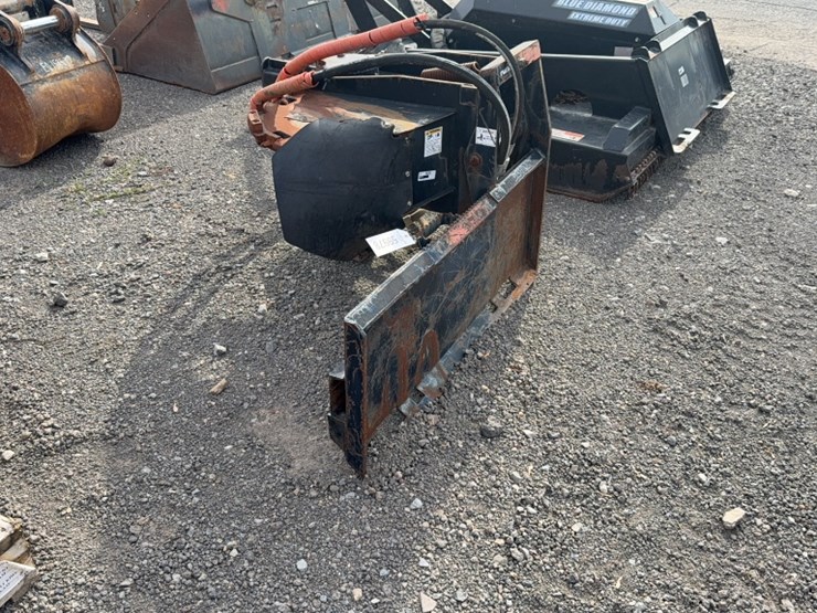 #2004-•-blue-diamond-skid-steer-stump-grinder-image-4