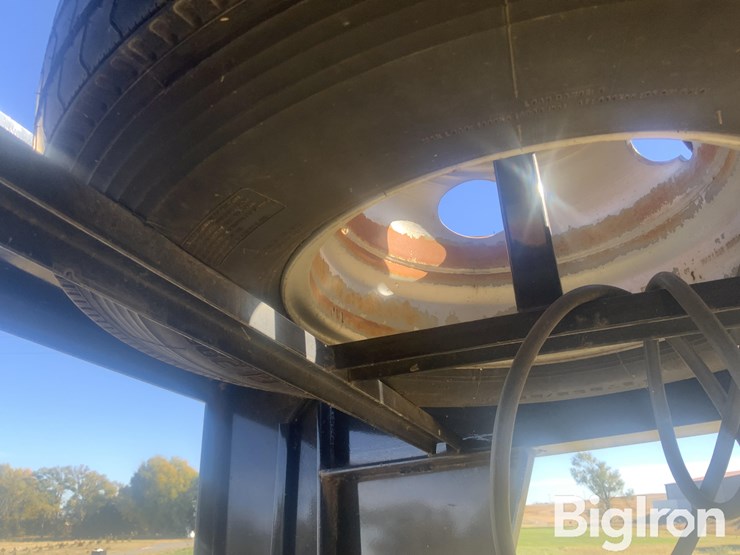 2013-titan-trailer-image-17