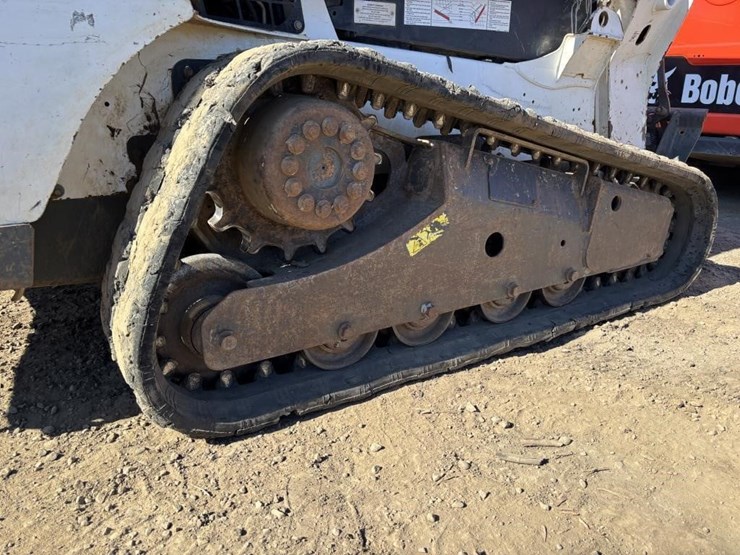 2013-bobcat-t550-image-19