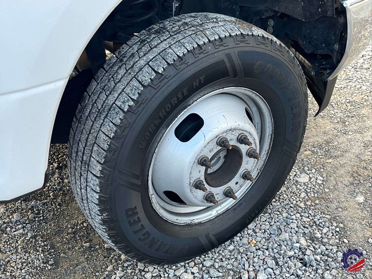 2019-ford-f350-xl-image-10