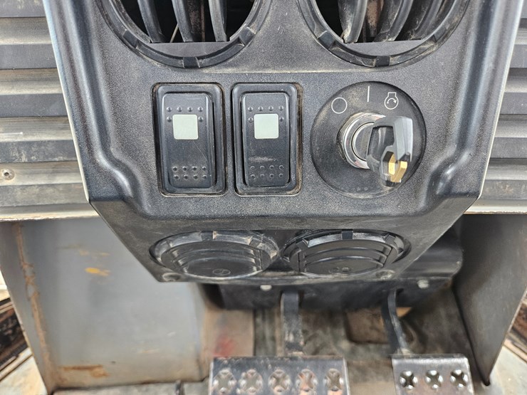 2002-caterpillar-d5g-xl-image-40