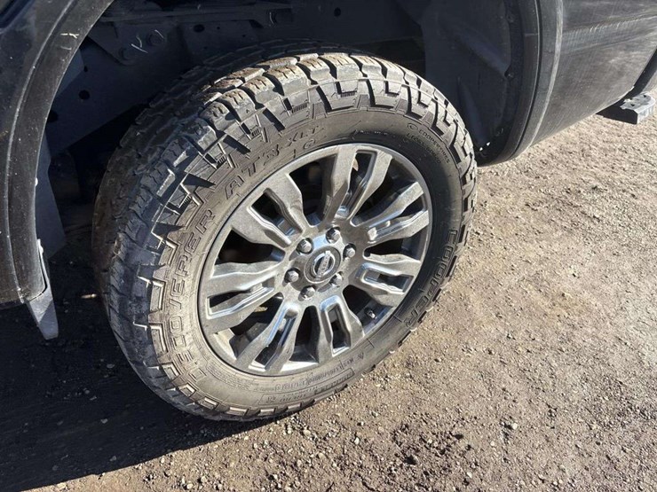 2016-nissan-titan-image-9