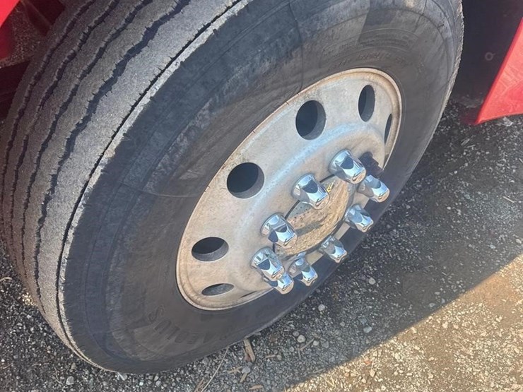 2010-peterbilt-387-image-12