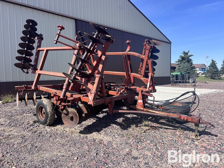 massey-ferguson-820-image-4