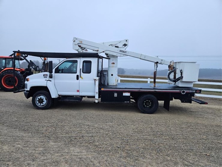 #3284-•-2003-gmc-c5500-aerial-truck-image-2