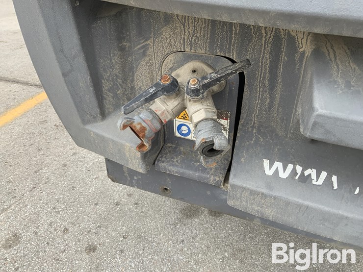 2013-atlas-copco-185-cfm-image-17