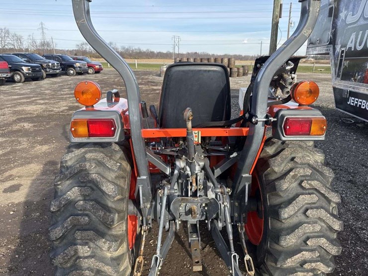 kubota-l2800-image-13