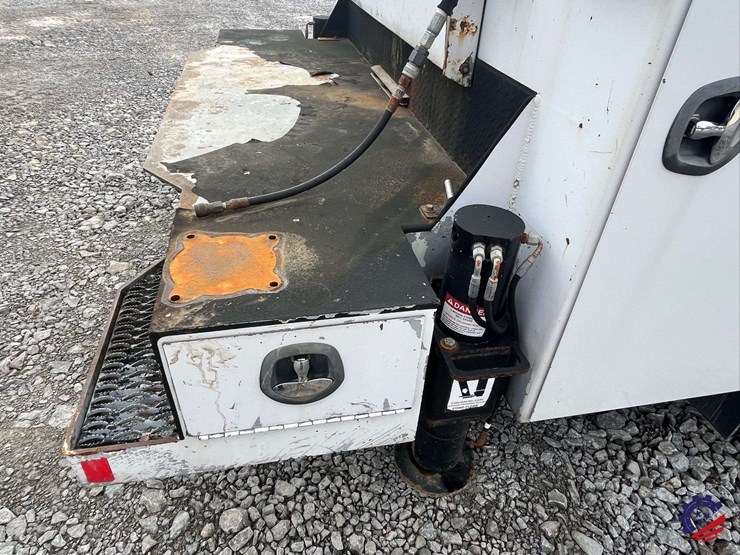 2013-ford-f750-image-35