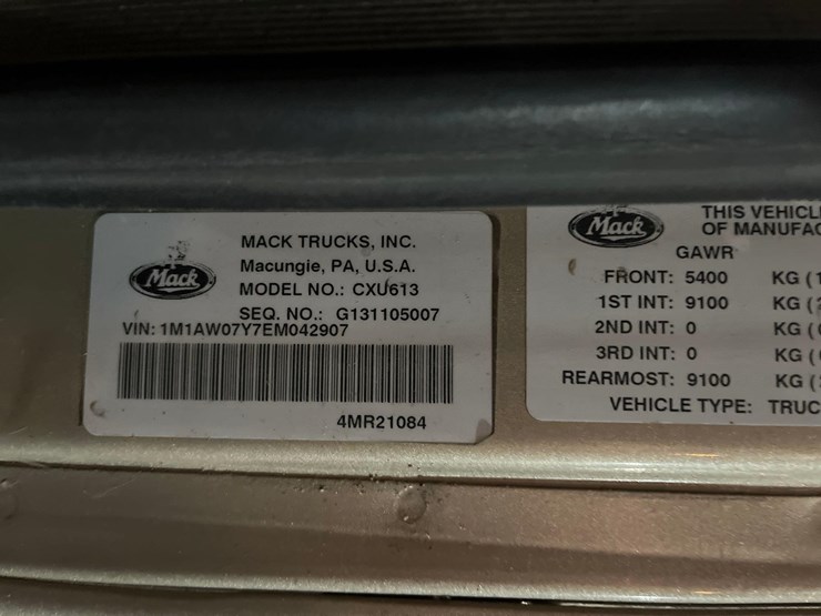 2014-mack-cxu613-semi-image-7