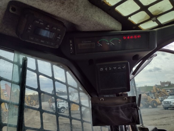 18-deere-333g-image-7