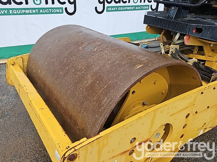 2013-caterpillar-cs44-image-13