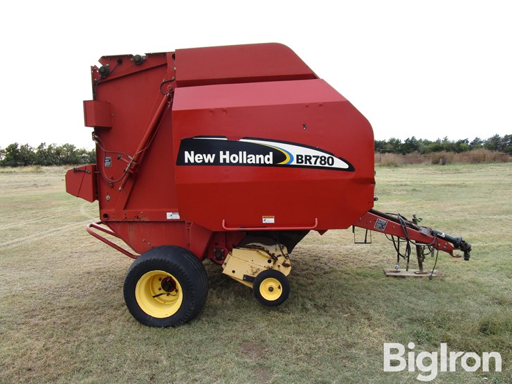 2003-new-holland-br780-image-4