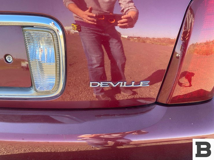 2000-cadillac-deville-sedan-image-18