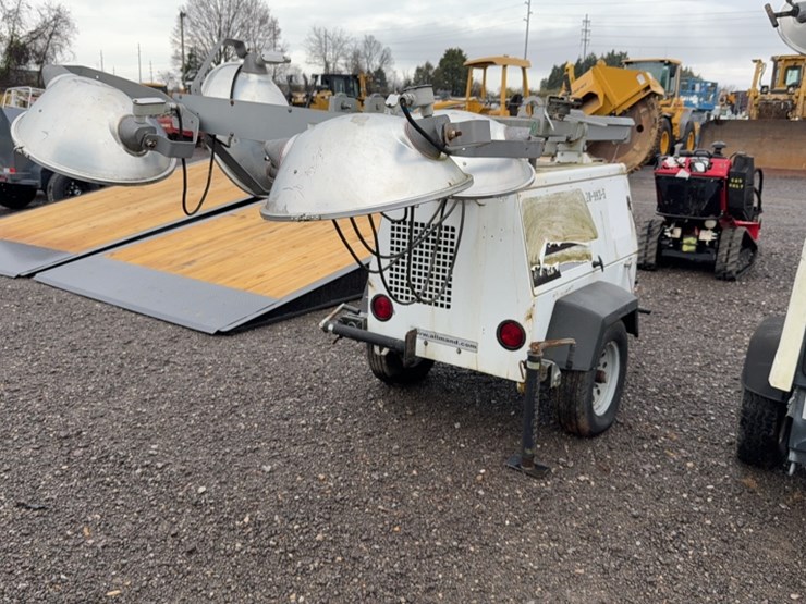 #2061-•-allmand-towable-light-tower-image-5