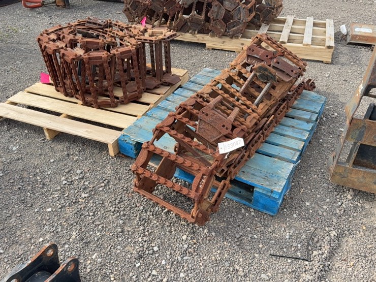 #2012-•-set-of-steel-skid-steer-tracks-image-1