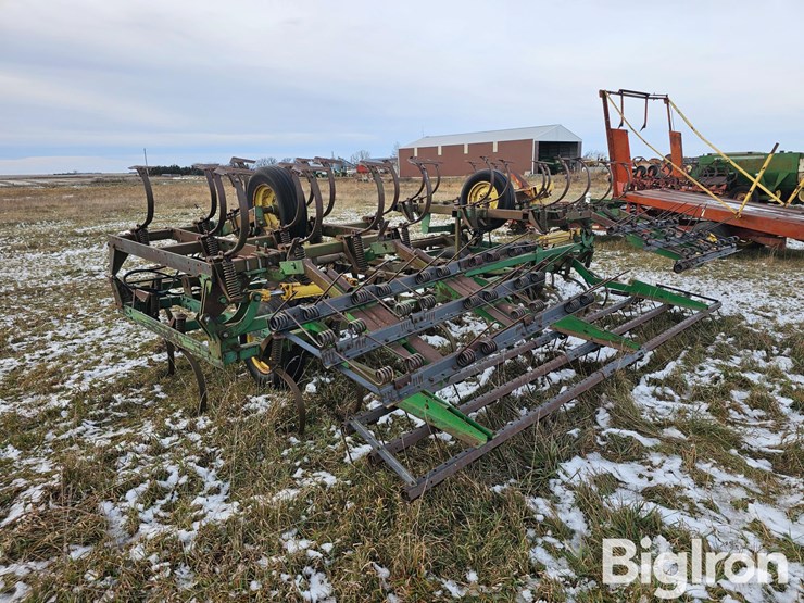 john-deere-1010-image-7