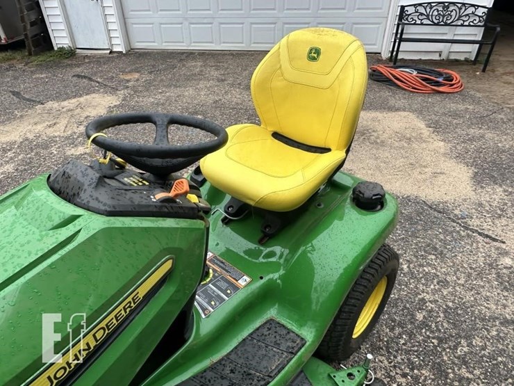 2025-john-deere-x390-image-7