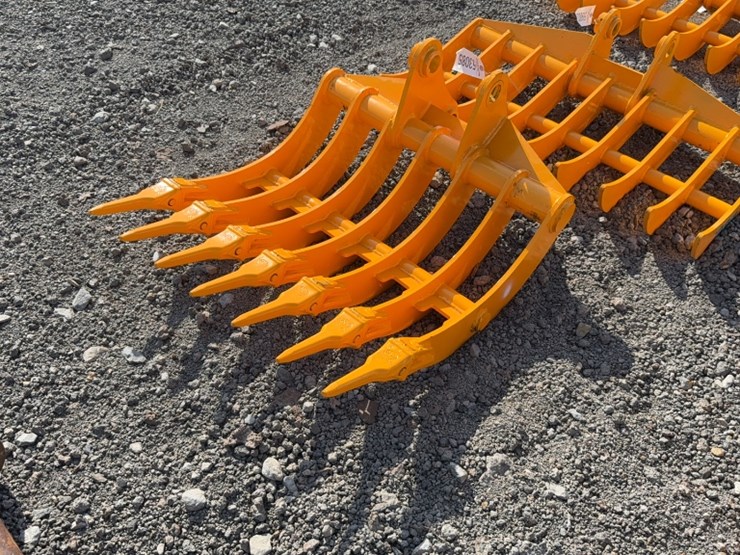 caterpillar-305-image-1