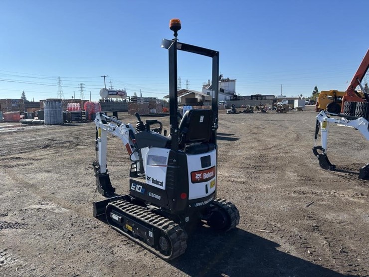 2022-bobcat-e10e-hydraulic-excavator-image-4
