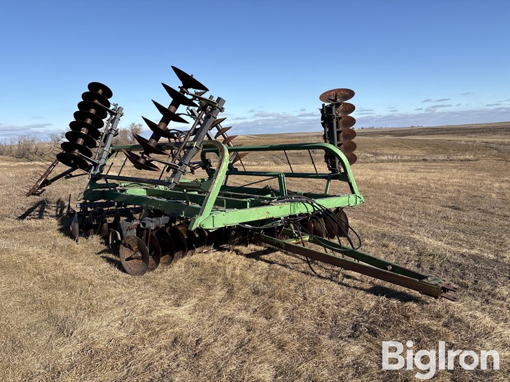 john-deere-230-image-3