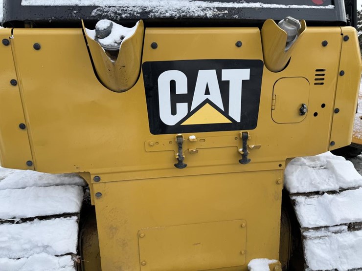 2012-caterpillar-d4k-image-15