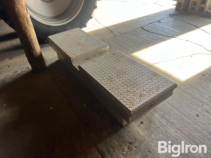 truck-bed-toolbox-image-5