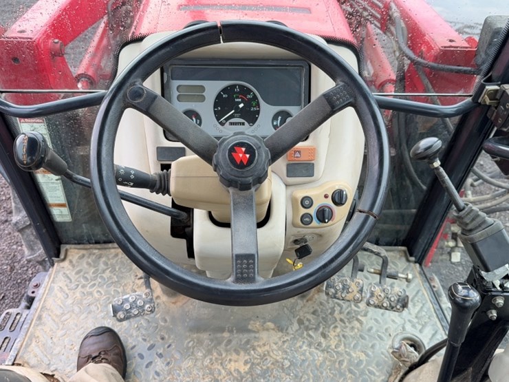 massey-ferguson-2220-image-17