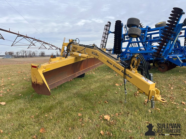 2017-landoll-1632rs-rear-steer-pull-type-grader-image-3