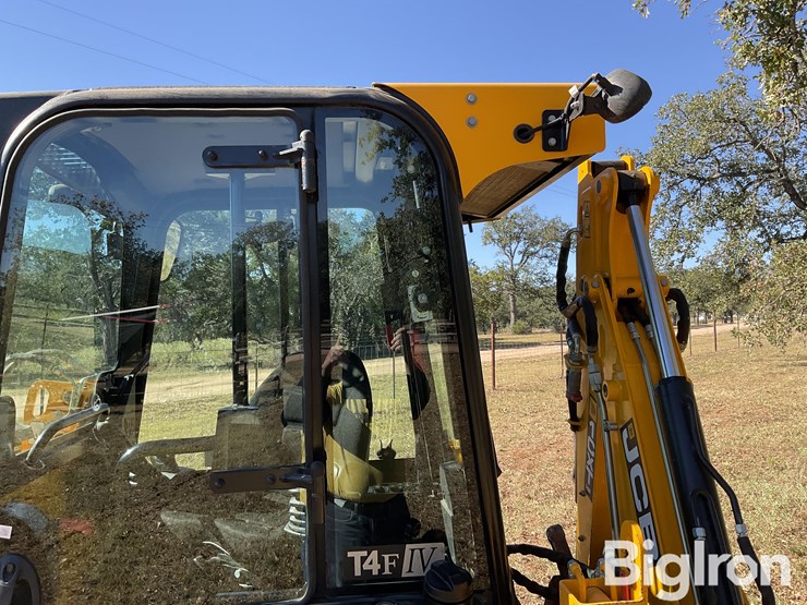 2020-jcb-1cxt-image-15