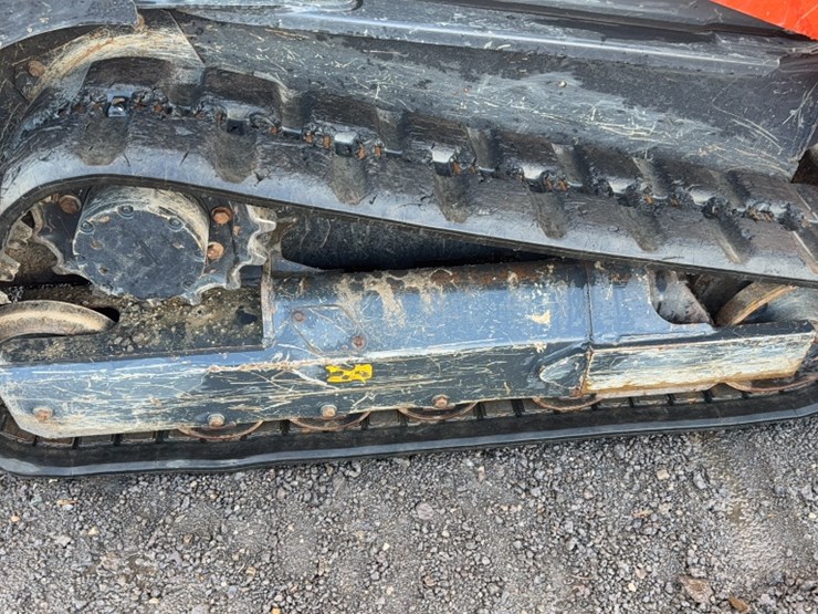 kubota-svl65-2-image-6