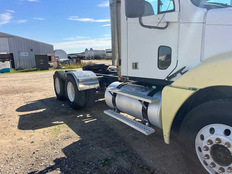 2007-freightliner-cloumbia-120,450-hp-mercedes,-10-speed,-good-rubber,-11r-22.5-tires-on-budd-wheels,-cold-ac,-clean-clean-truck,-779,000-miles,-image-7