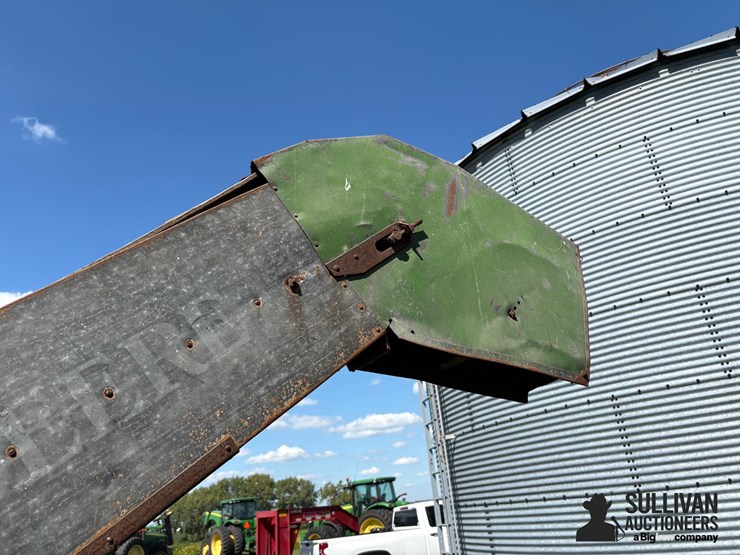 john-deere-paddle-elevator-image-16