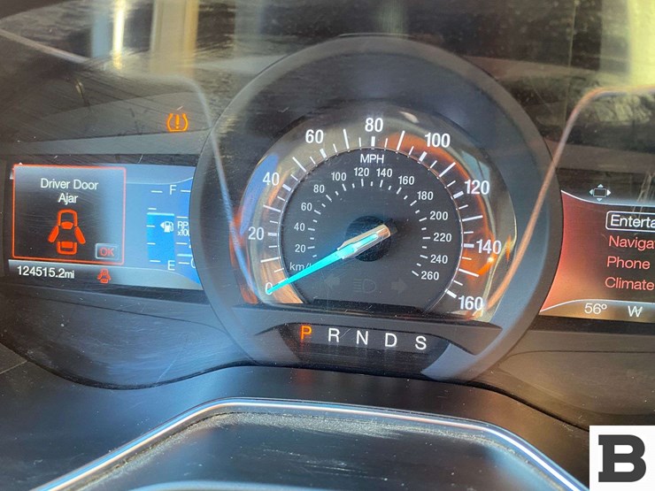 2016-ford-fusion-sedan-image-30