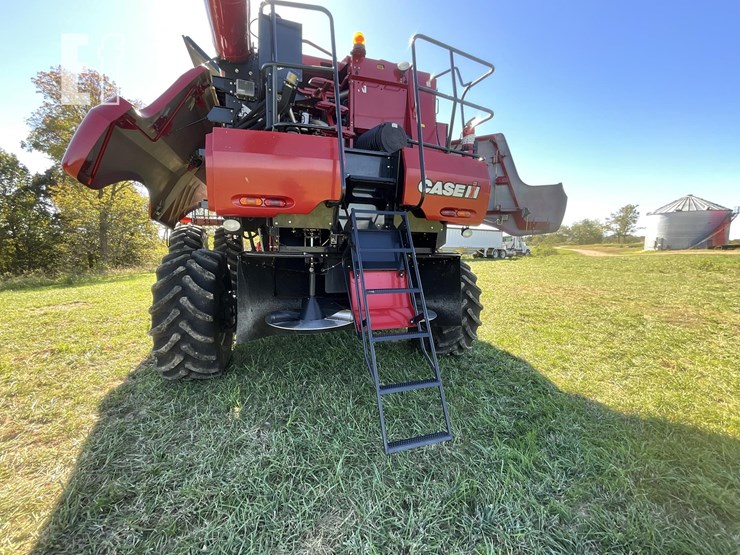 2012-case-ih-7130-image-34