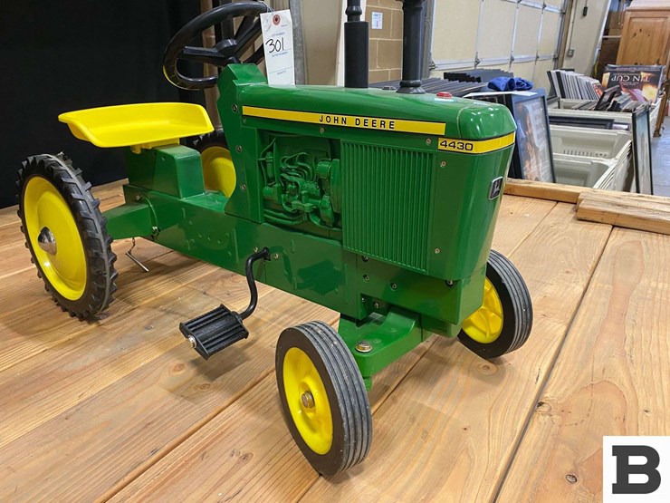 john-deere-4430-toy-pedal-tractor-image-5
