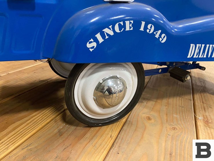 instep-toy-pedal-delivery-truck-image-5