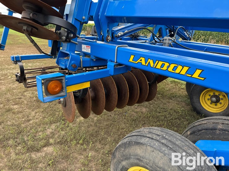 2010-landoll-7431-29-image-20