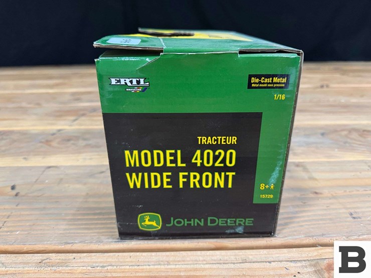 ertl-die-cast-replica-john-deere-4020-wide-front-tractor-1:16-scale-image-5