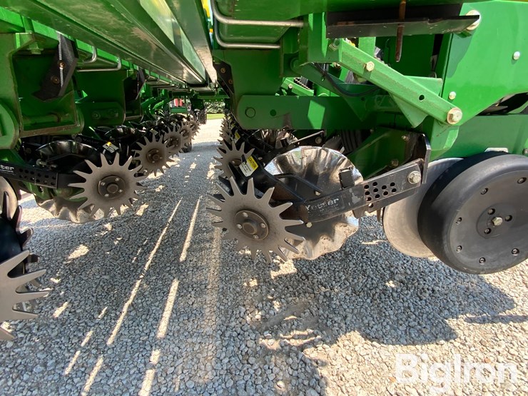 2009-john-deere-1770nt-image-15